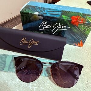 Maui Jim Olili cateyes sunglasses. Polarized
